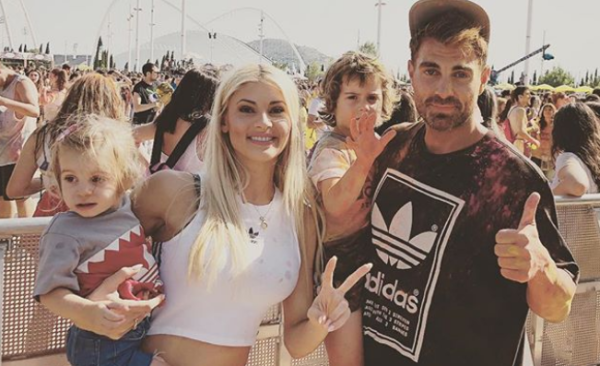 Χανταμπάκης-Πηλιάκη: Θα γελάσετε με τη νέα οικογενειακή φωτογραφία τους | imommy.gr