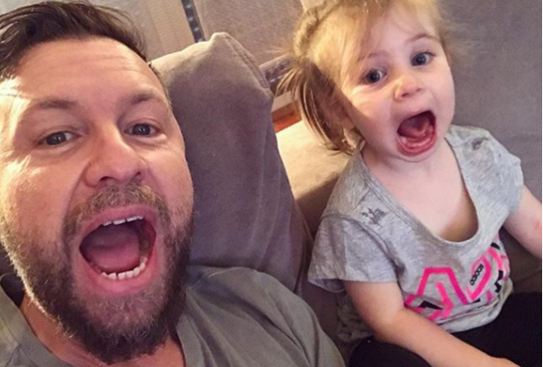 Η οικογενειακή φωτογραφία του Γιάννη Βαρδή | imommy.gr