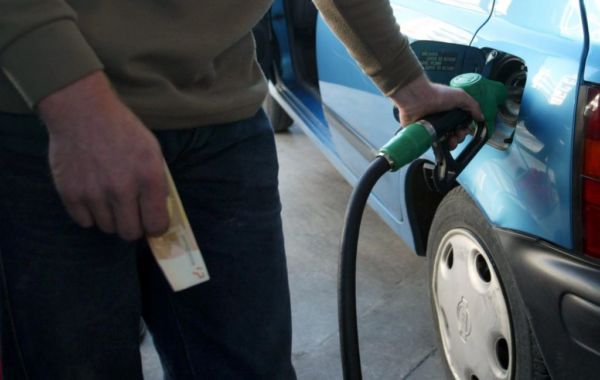 Βουτιά στην κατανάλωση βενζίνης, παρά την αισθητή πτώση τιμών από πέρυσι | imommy.gr