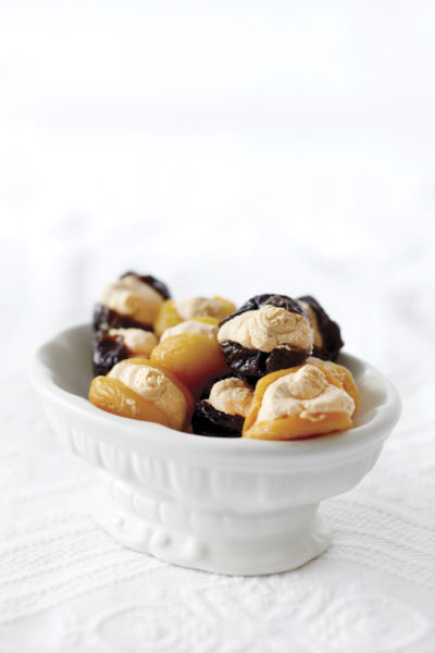 Ξερά φρούτα με πικάντικο τυρί | imommy.gr