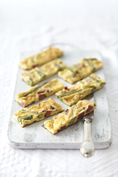 Φριτάτα με σπαράγγια και χοιρομέρι | imommy.gr