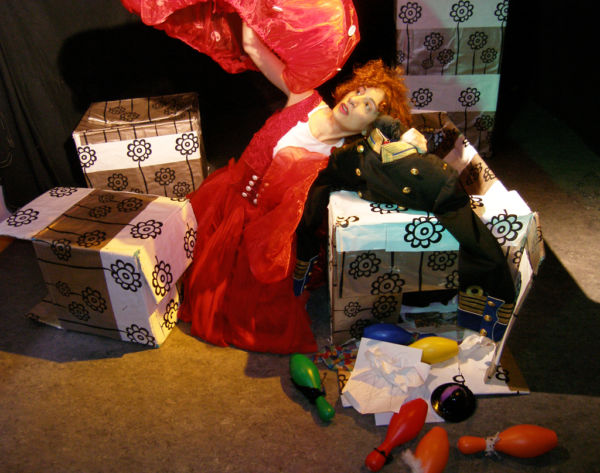 Κερδίστε 20 προσκλήσεις για την παράσταση «Το κορίτσι που ζήτησε μια βελόνα, μια απλή βελόνα» | imommy.gr