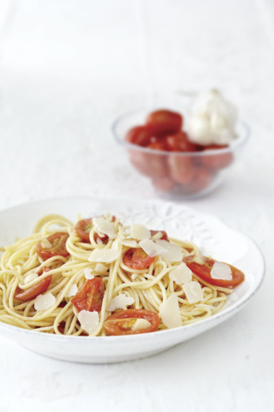 Σκορδομακάρονα με ντοματίνια | imommy.gr