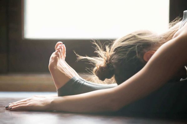 Οι ασκήσεις που χρειάζεστε μετά από μια κουραστική ημέρα | imommy.gr
