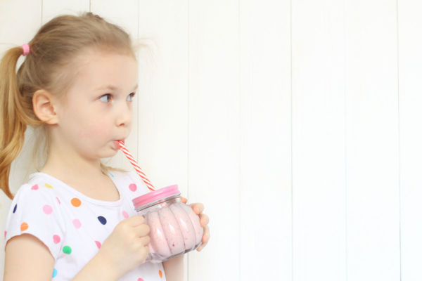 Δυο καλοκαιρινά δυναμωτικά milkshake για τα παιδιά | imommy.gr