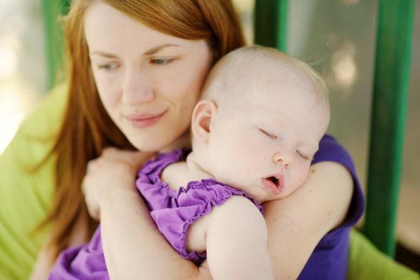 Τι είναι αυτό που ηρεμεί τα μωρά στην αγκαλιά μας; | imommy.gr