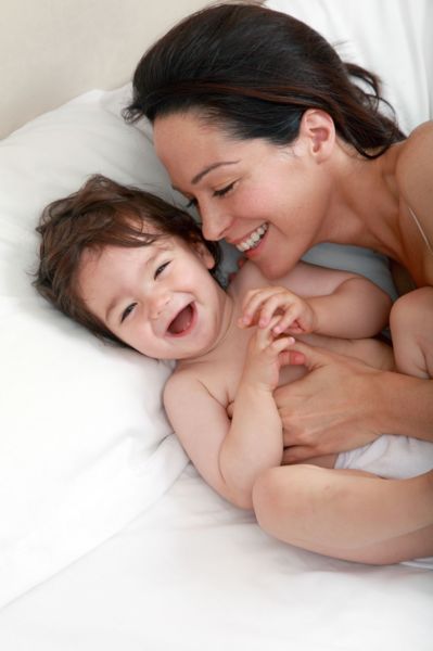 6 λόγοι που η μητρότητα μας κάνει να νιώθουμε νεότερες | imommy.gr