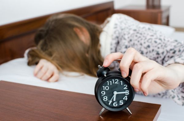 Η έλλειψη ύπνου στους εφήβους συνδέεται με την εμφάνιση Αλτσχάιμερ | imommy.gr