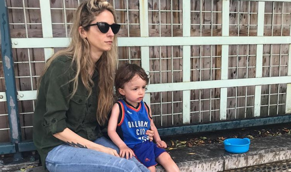 Η Σοφία Καρβέλα χορεύει με τους γιους της | imommy.gr