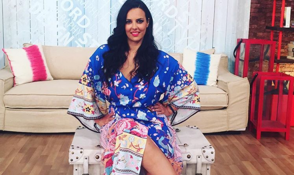 Όλγα Λαφαζάνη: Στο σχολείο της κόρης της για ενημέρωση | imommy.gr