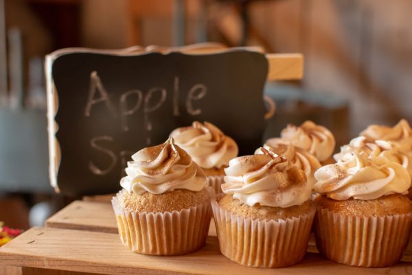 Αφράτα cupcakes με μήλο | imommy.gr