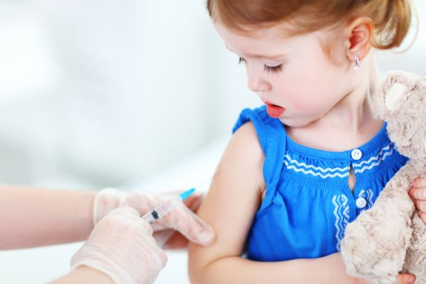 Πώς επηρεάζουν οι celebrities τον εμβολιασμό των παιδιών | imommy.gr