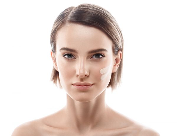 Βλάπτει το δέρμα το καθημερινό μέικ απ; | imommy.gr