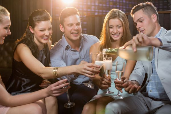 Η κατανάλωση αλκοόλ στους εφήβους | imommy.gr