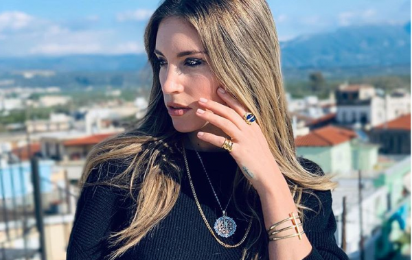 Αθηνά Οικονομάκου: Έγινε και πάλι παιδί δίπλα στη βαφτισιμιά της | imommy.gr