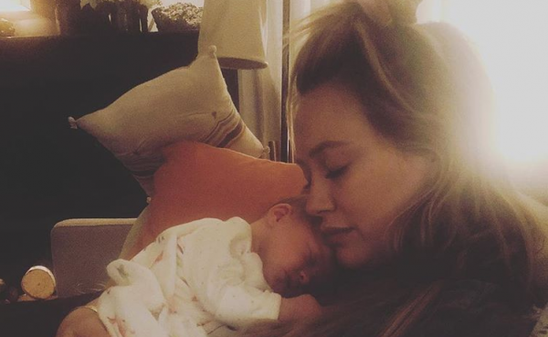 Η Χίλαρι Νταφ δήλωσε ότι ήπιε τον πλακούντα της | imommy.gr