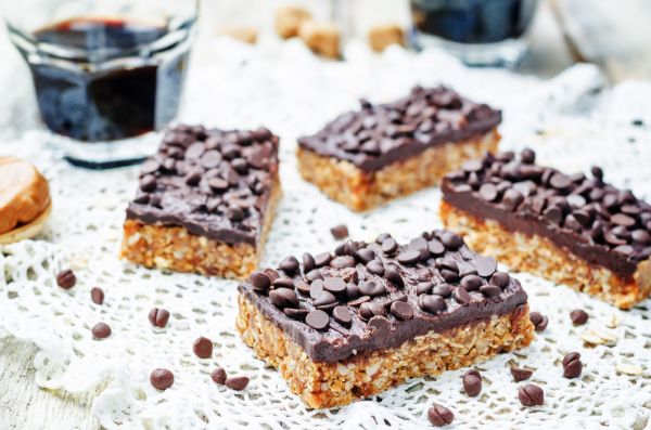 Υγιεινά γλυκάκια με δημητριακά και σοκολάτα | imommy.gr