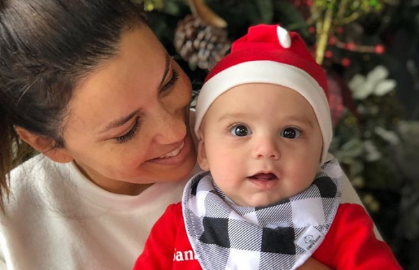 Εύα Λονγκόρια: Δείτε το σώμα της με μαγιό έξι μήνες μετά τη γέννηση του γιου της | imommy.gr