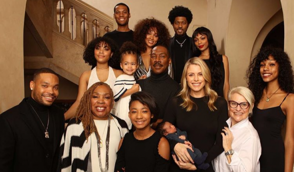 Έντι Μέρφι: Φωτογραφίζεται για πρώτη φορά και με τα δέκα παιδιά του | imommy.gr