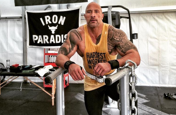 Ντουέιν Τζόνσον: Η τρυφερή αγκαλιά με τις κορούλες του και το δημόσιο μήνυμα αγάπης | imommy.gr