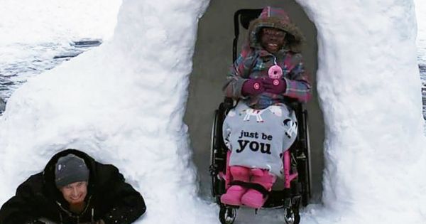 Μπαμπάς έφτιαξε ιγκλού για τα 8 παιδιά του με αναπηρίες | imommy.gr