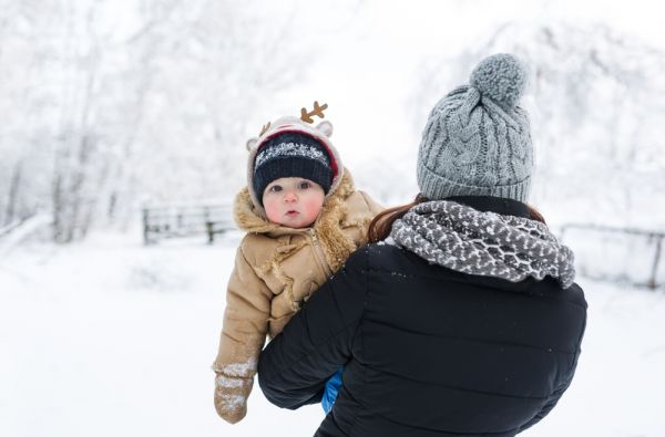 Πότε μπορεί το μωρό να βγει στο χιόνι; | imommy.gr