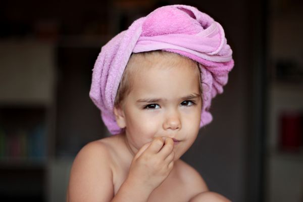 Τι να κάνετε εάν το παιδί τρώει τα νύχια του | imommy.gr