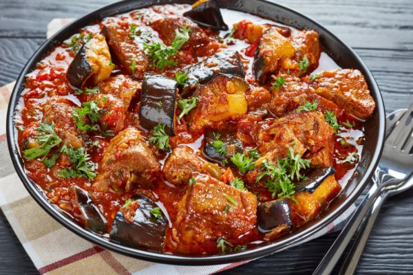 Κοκκινιστό μοσχάρι με μελιτζάνες | imommy.gr