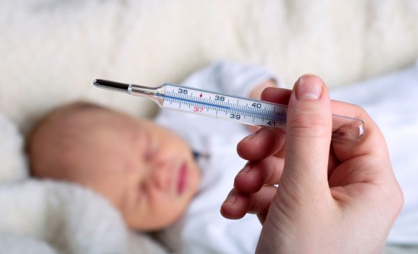 Πώς θα αντιμετωπίσετε τον πρώτο πυρετό του μωρού | imommy.gr