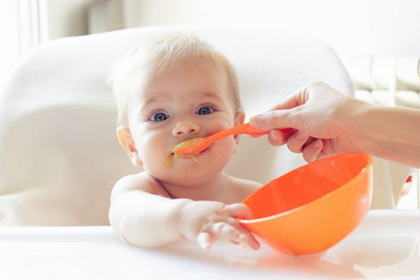 Όταν το μωρό πνίγεται την ώρα που τρώει | imommy.gr