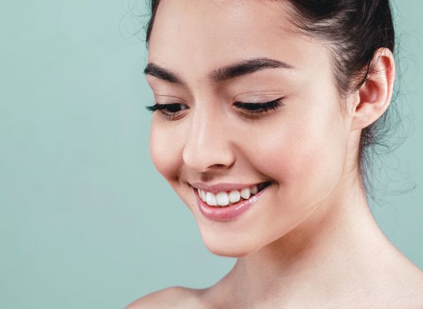 Ελαιόλαδο για πλούσια φρύδια και μαλλιά | imommy.gr