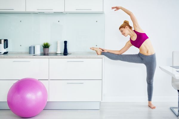 Απλές ασκήσεις μπαλέτου για να γυμνάσετε όλο το σώμα σας | imommy.gr