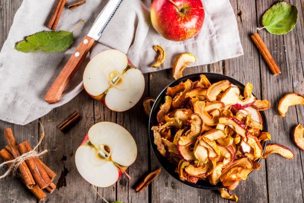 Υγιεινό σνακ: Τσιπς μήλου στο φούρνο | imommy.gr