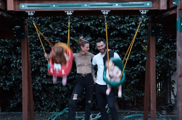 Μπεχάτι Πρίνσλου: Η σπάνια φωτογραφία με τις κόρες της στη συναυλία του συζύγου της | imommy.gr