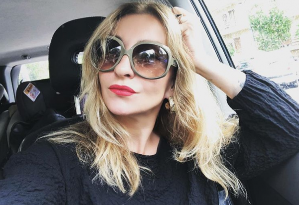 Ρούλα Ρέβη: Φωτογραφίζει την κόρη της αγκαλιά με τη Ζέτα Μακρυπούλια | imommy.gr