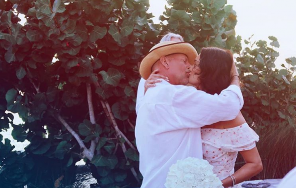 Ο Μπρους Γουίλις παντρεύτηκε ξανά με την Ντέμι Μουρ δίπλα του | imommy.gr