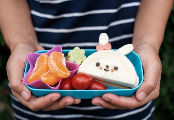 4 γρήγορα tips για να κάνουμε πιο υγιεινά παιδικά σνακ | imommy.gr