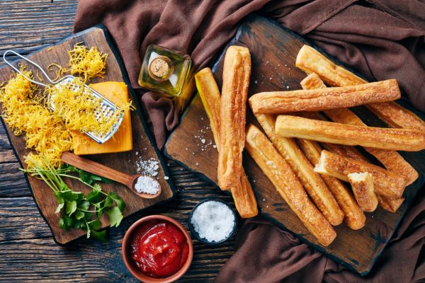 Φτιάξτε πικάντικα κριτσίνια με τυρί | imommy.gr