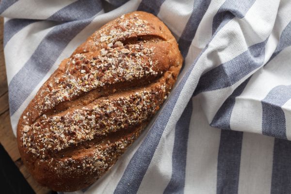 Φτιάξτε μόνη σας πολύσπορο ψωμί | imommy.gr