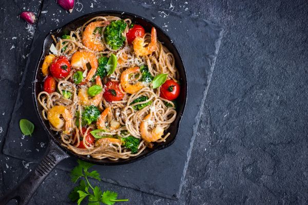 Μακαρονάδα ολικής άλεσης με γαρίδες | imommy.gr