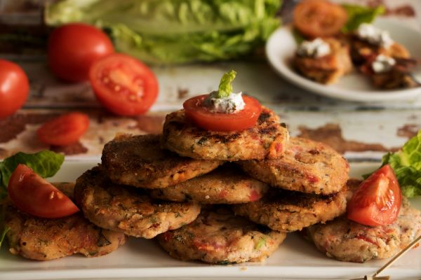 Ντοματοκεφτέδες με τυρί | imommy.gr