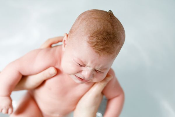 Το παιδί μου λάτρευε το μπάνιο αλλά τώρα ουρλιάζει και αρνείται | imommy.gr