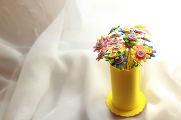 Τέσσερις χειροτεχνίες που μπορείτε να κάνετε με κουμπιά | imommy.gr