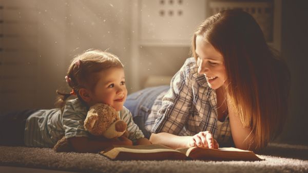 Οι ευφυείς τρόποι που κάνουν το παιδί να λατρεύει το διάβασμα | imommy.gr