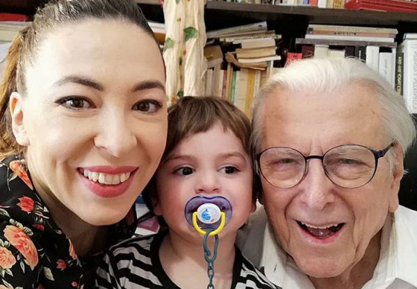 Η Αλίκη Κατσαβού φωτογραφίζει τον Βουτσά junior | imommy.gr