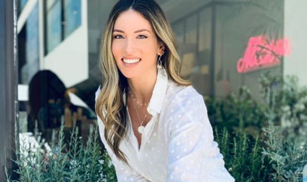 Αθηνά Οικονομάκου: Παιχνίδια στη θάλασσα με τον γιο της | imommy.gr