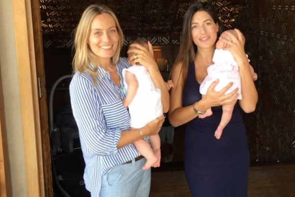 Η Ελεονώρα Μελέτη και η Φλορίντα Πετρουτσέλι φωτογραφίζουν τις κόρες τους στη θάλασσα | imommy.gr