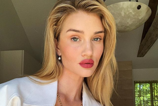 Το καλοκαιρινό μακιγιάζ της Ρόζι Χάντινγκτον | imommy.gr