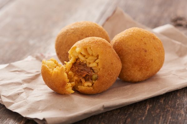 Κροκέτες με κιμά, ρύζι και γραβιέρα | imommy.gr