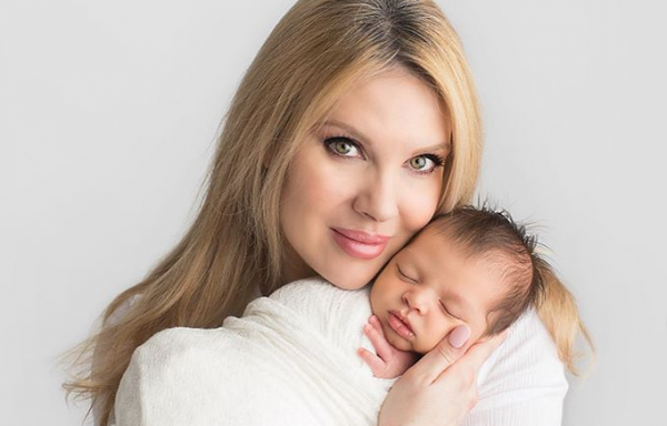 Χριστίνα Αλούπη: Πρώτο μπάνιο στη θάλασσα για τον μικρότερο γιο της | imommy.gr